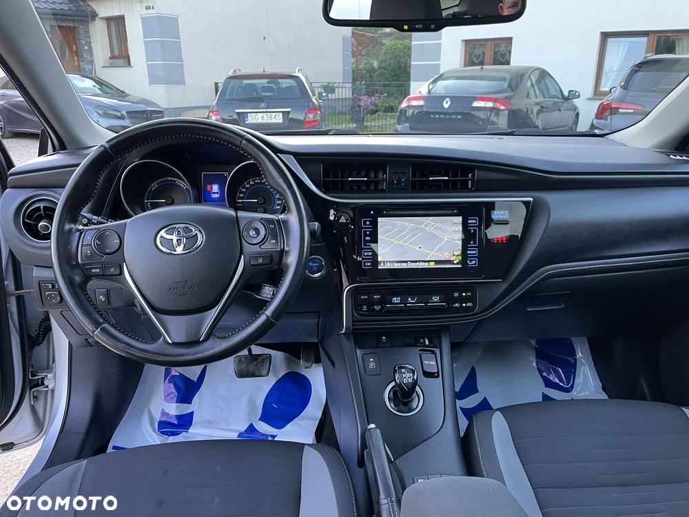 Toyota Auris - 13