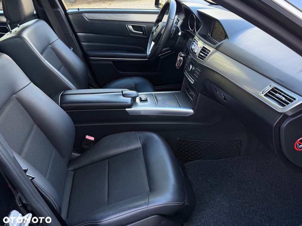 Mercedes-Benz Klasa E 250 BlueTEC 4Matic 7G-TRONIC Avantgarde - 19