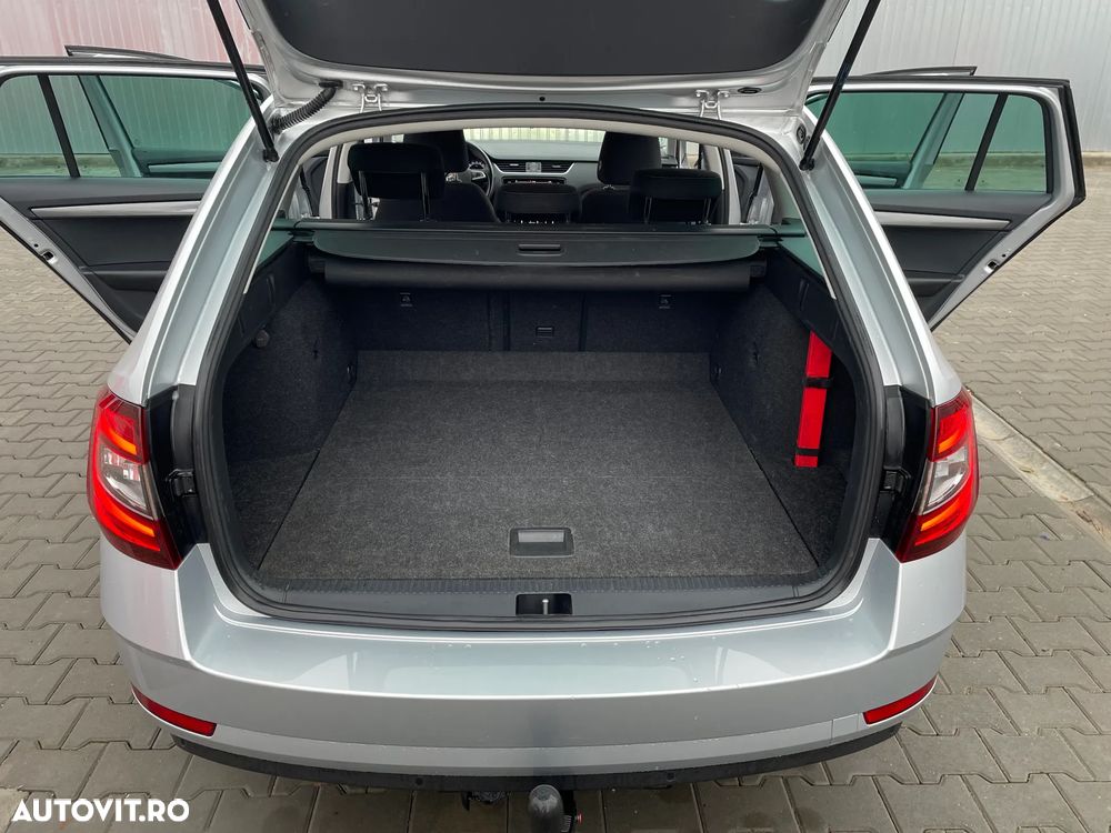 Skoda Octavia Combi 2.0 TDI Soleil - 14