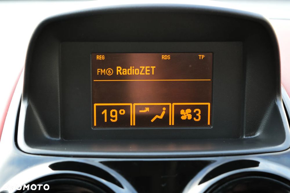 Opel Corsa 1.4 16V Cosmo - 18