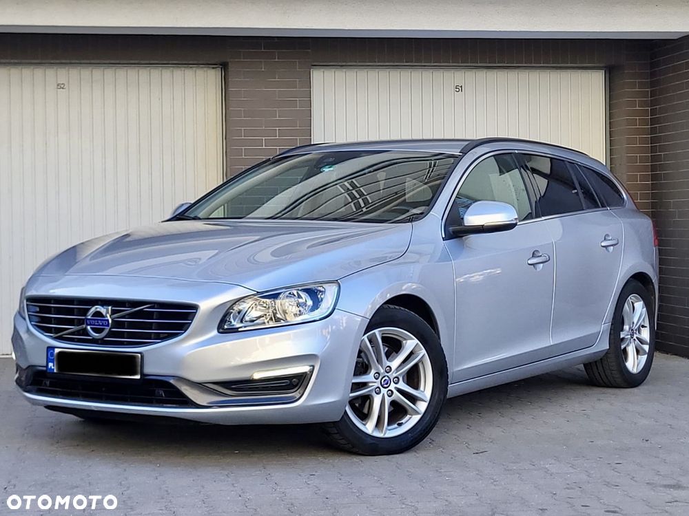 Volvo V60 D4 Geartronic Momentum - 1