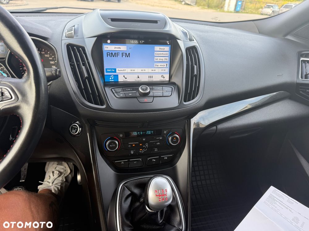 Ford Kuga 2.0 TDCi 2x4 ST-Line - 27