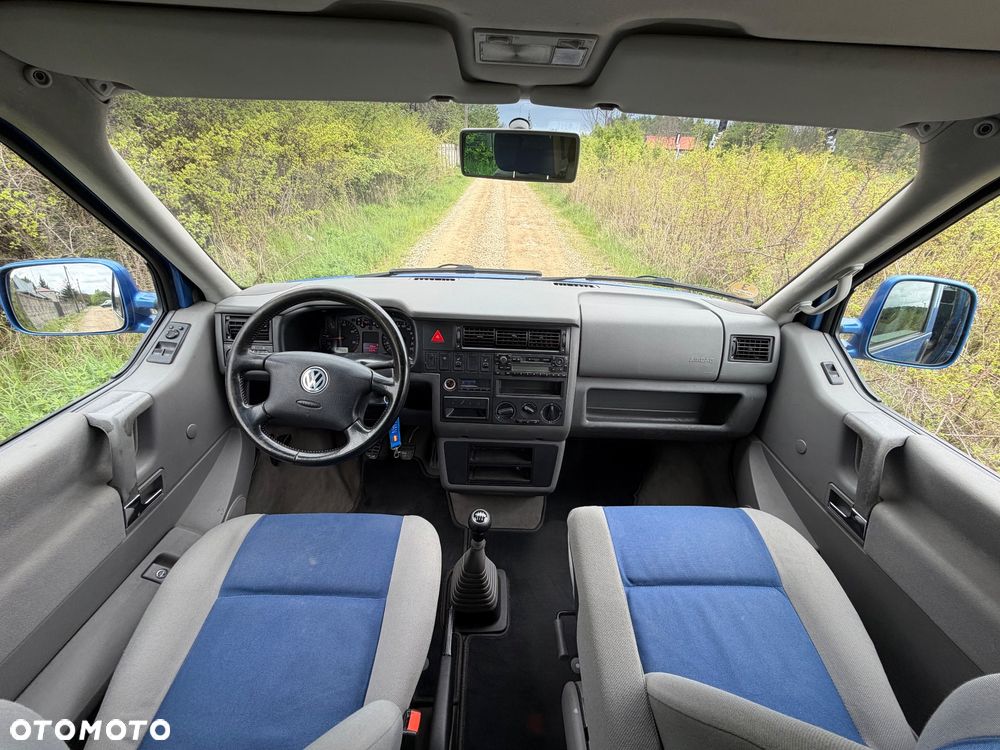 Volkswagen Multivan - 13