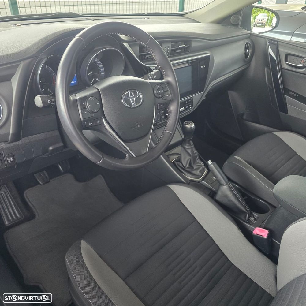 Toyota Auris 1.4 D-4D Comfort+Pack Sport - 15