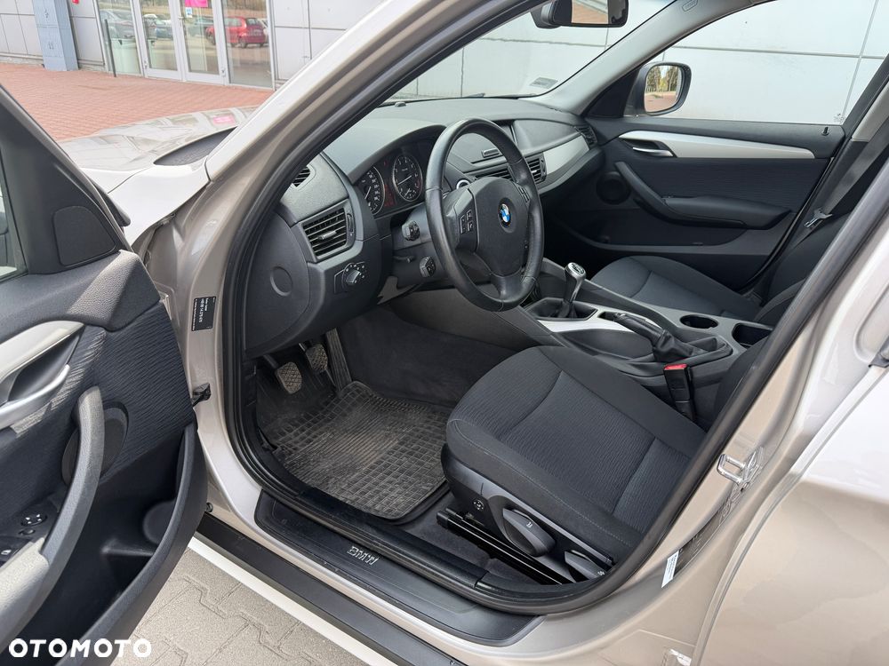 BMW X1 sDrive18i - 15