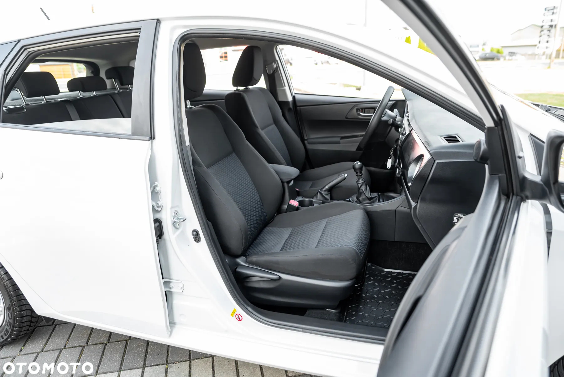 Toyota Auris 1.33 Dual-VVT-i Comfort - 23