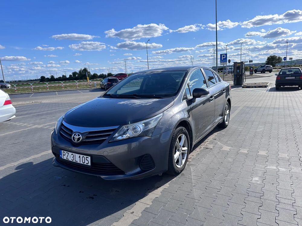 Toyota Avensis 1.6 Luna - 1