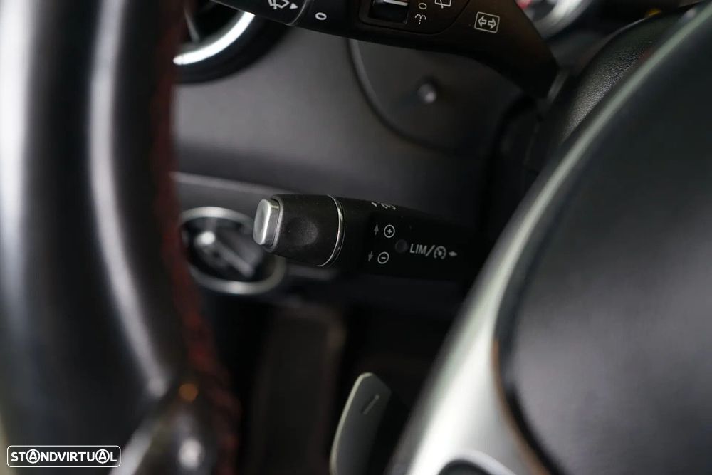 Mercedes-Benz CLA 180 d Shooting Brake AMG Line Aut. - 26