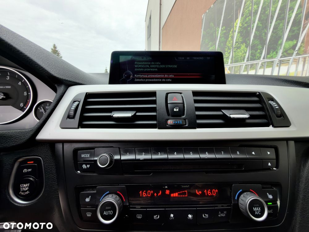 BMW Seria 3 325d - 28