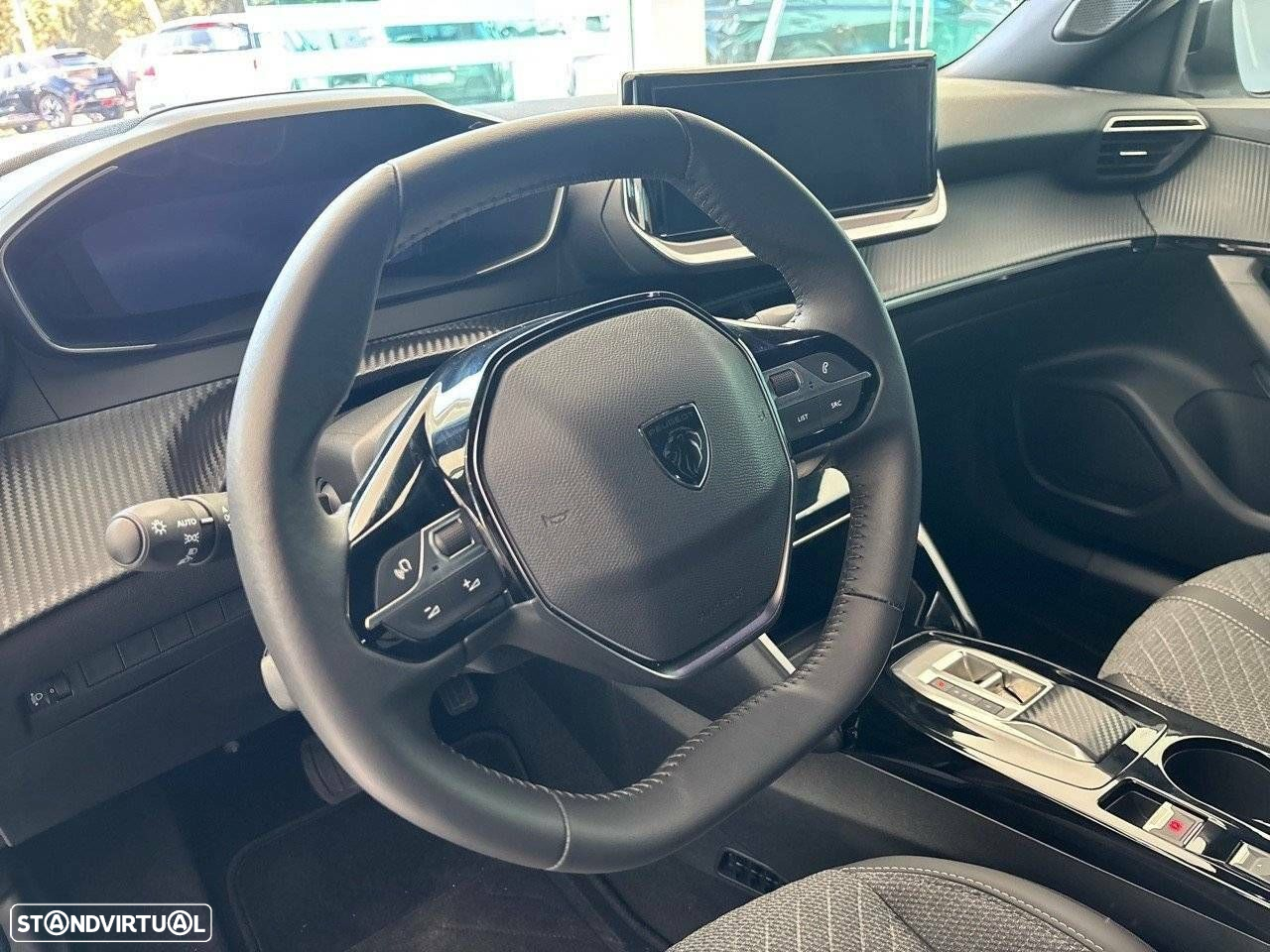 Peugeot e-2008 54 kWh Allure - 12