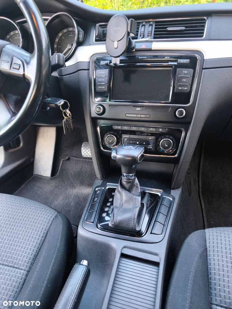 Skoda Superb 2.0 TDI Comfort DSG - 27