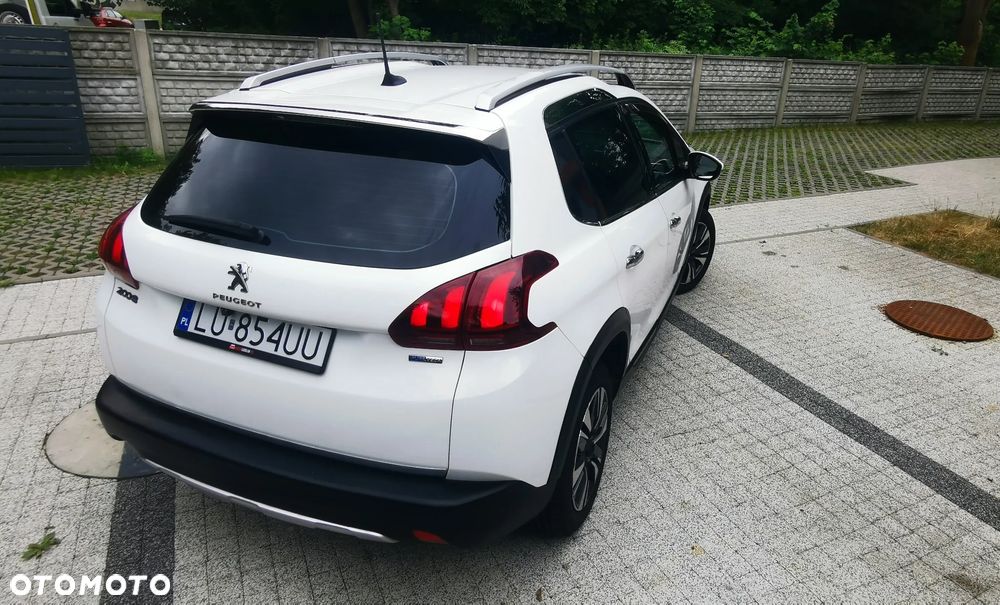 Peugeot 2008 1.2 Pure Tech Style S&S - 6
