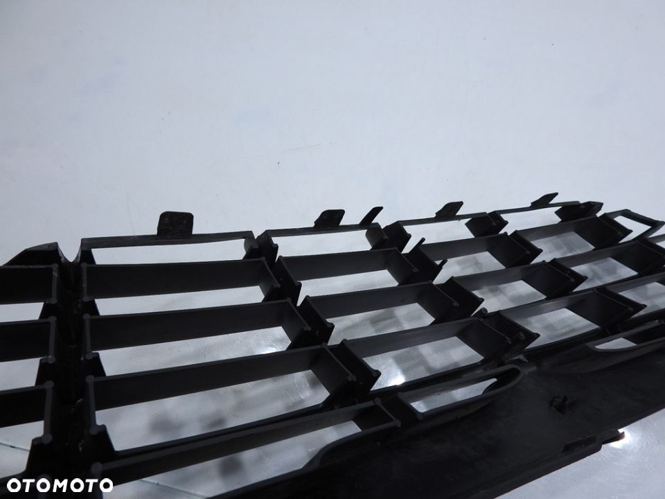 GRILL ATRAPA CHRYSLER VOYAGER IV LIFT - 4