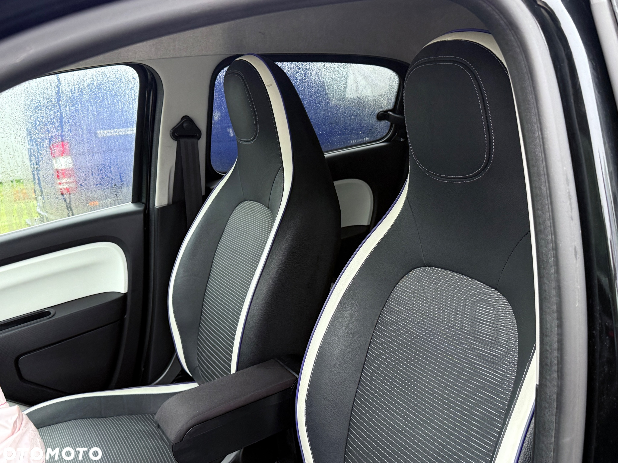 Renault Twingo ENERGY TCe 90 EDC Cosmic - 21