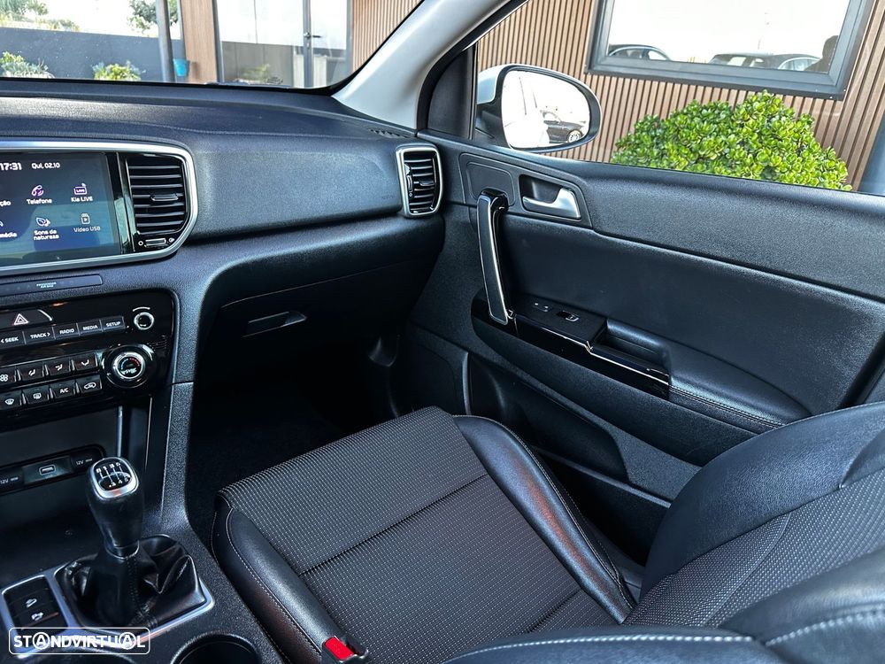 Kia Sportage 1.6 CRDI ISG MHEV Drive - 36