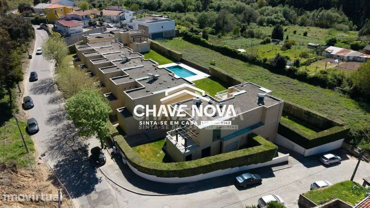Moradia Geminada V4 c/ Piscina em Perosinho - Grande imagem: 2/37