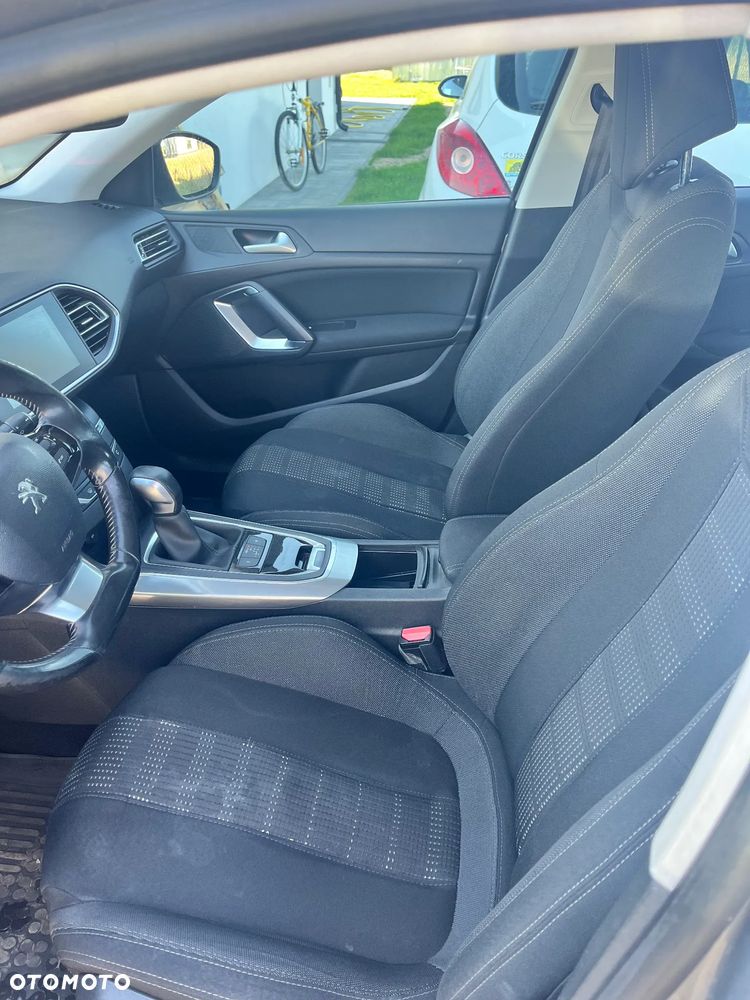 Peugeot 308 BlueHDi 150 Automatik Stop & Start Allure - 8