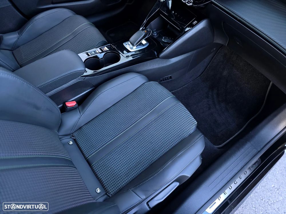 Peugeot e-208 GT - 34