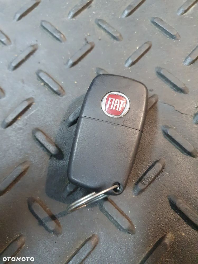KLUCZYK ORYGINAŁ FIAT GRANDE PUNTO POSIADAM 2 SZT - 1