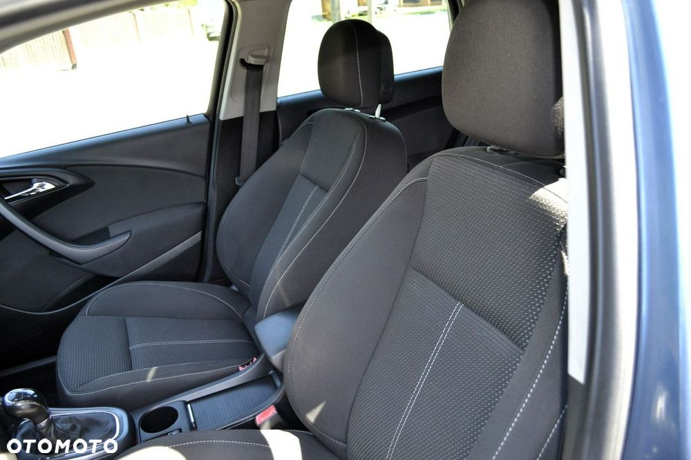 Opel Astra 1.4 Turbo Exklusiv - 33