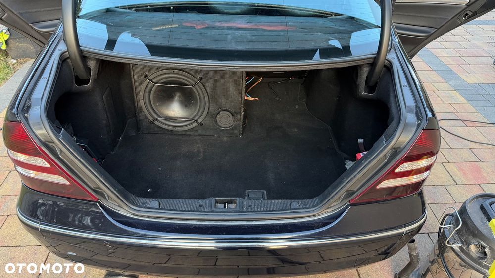 Mercedes-Benz Klasa C 180 T Kompressor Avantgarde Starline - 19