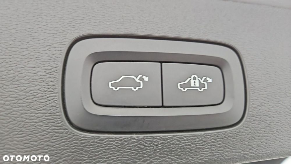 Volvo V60 B4 D Plus Dark - 24