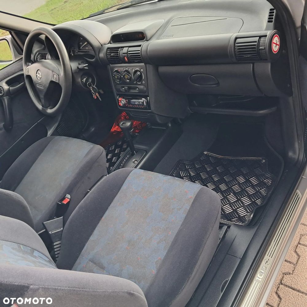 Opel Corsa - 13