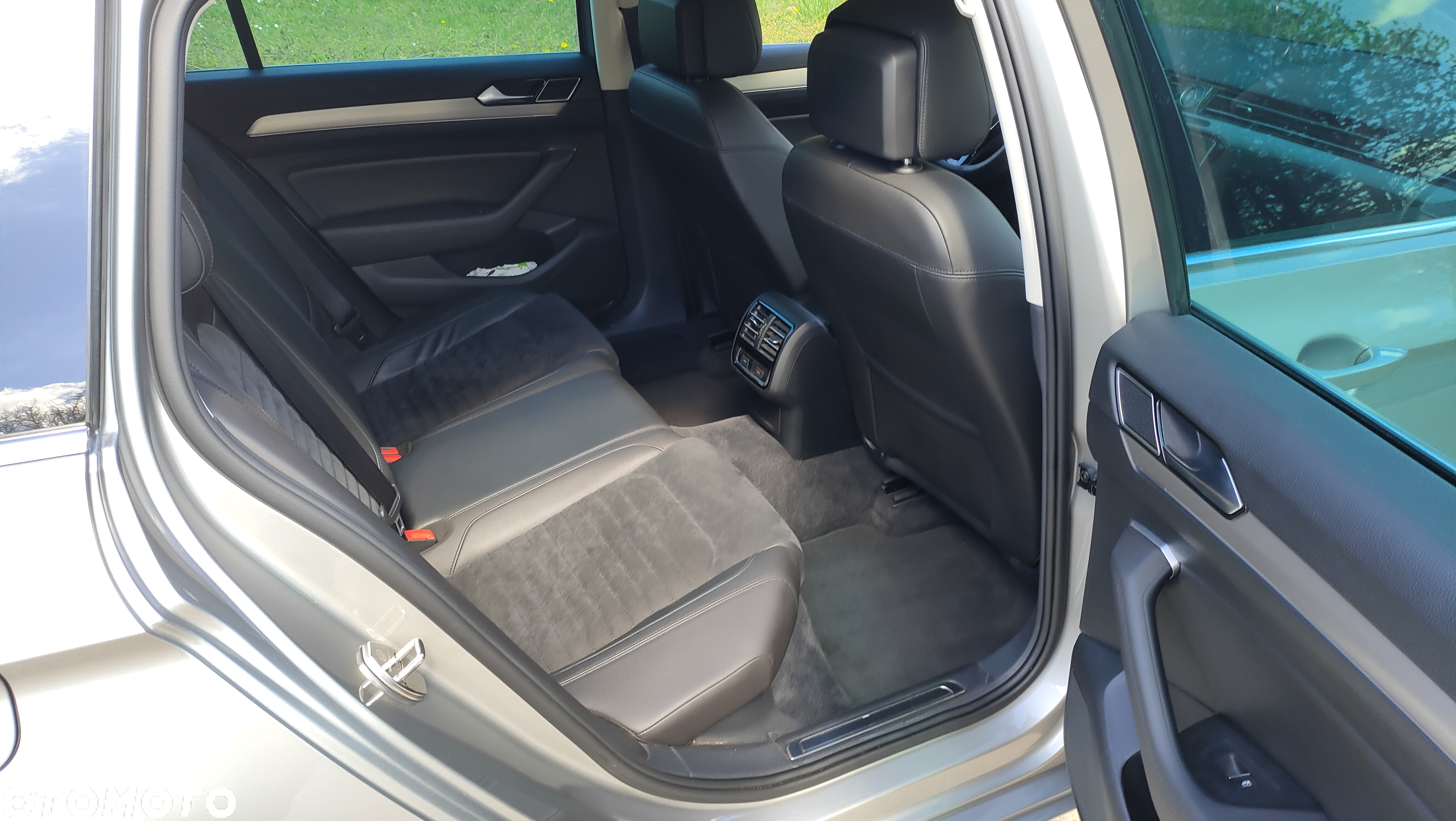 Volkswagen Passat 2.0 TDI BMT 4Mot Highline - 19