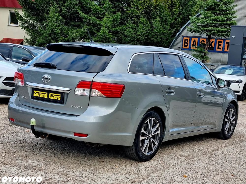Toyota Avensis 1.8 Premium - 5