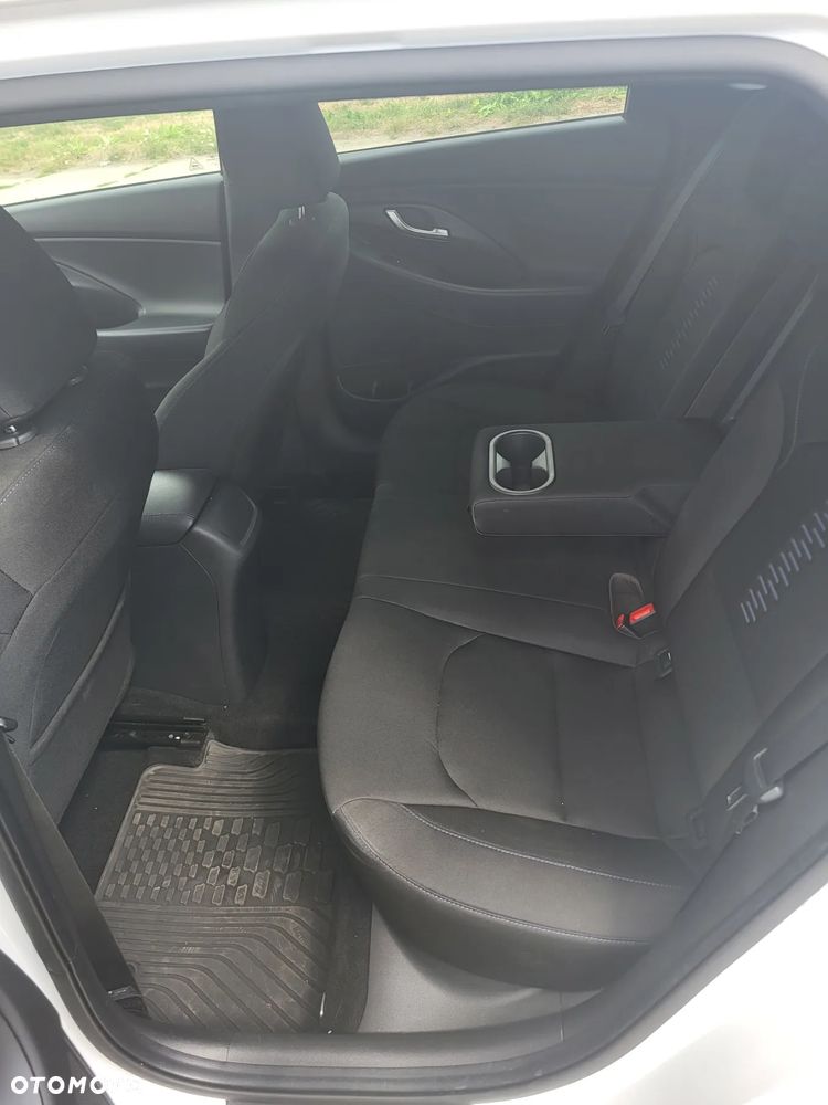 Hyundai i30 1.4 T-GDI GO Plus - 11