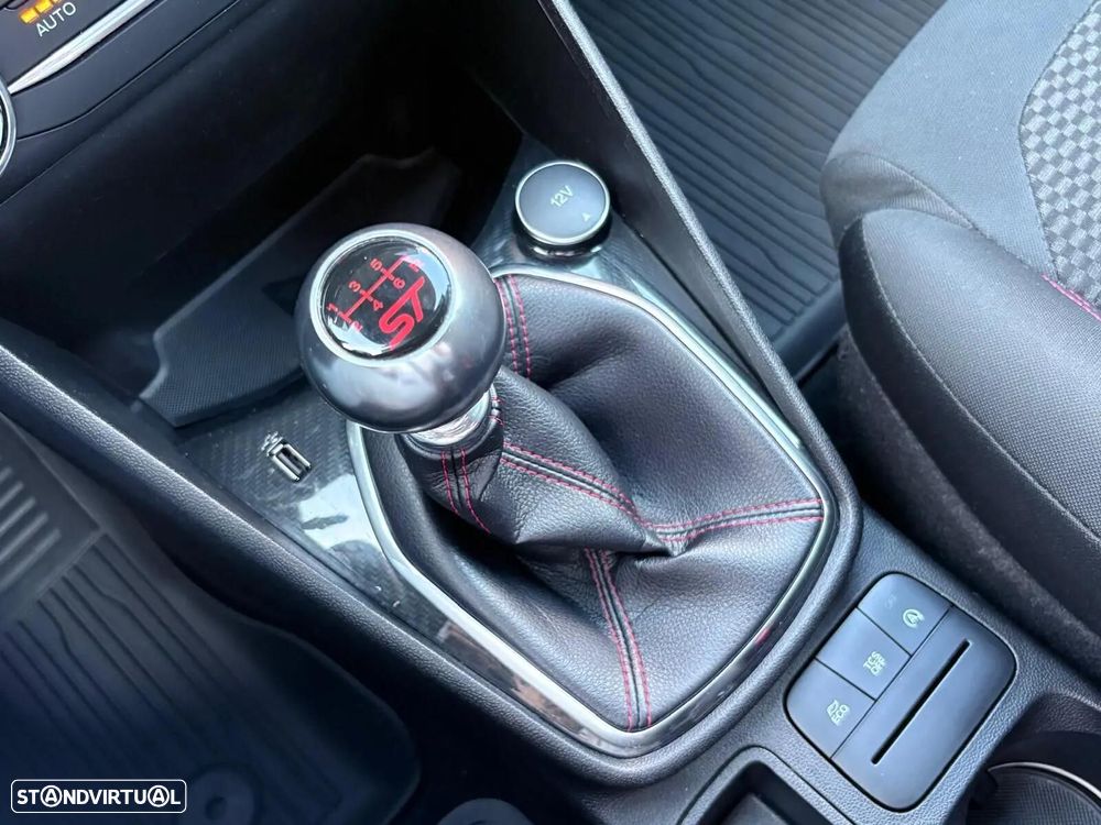 Ford Fiesta 1.0 EcoBoost ST-Line - 52