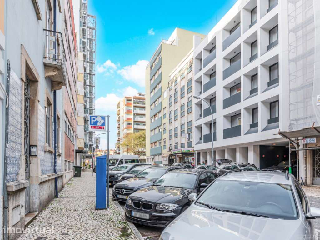 Apartamento Duplex T1, Terraço, 1 estacionamento nas Avenidas Novas - Grande imagem: 4/28