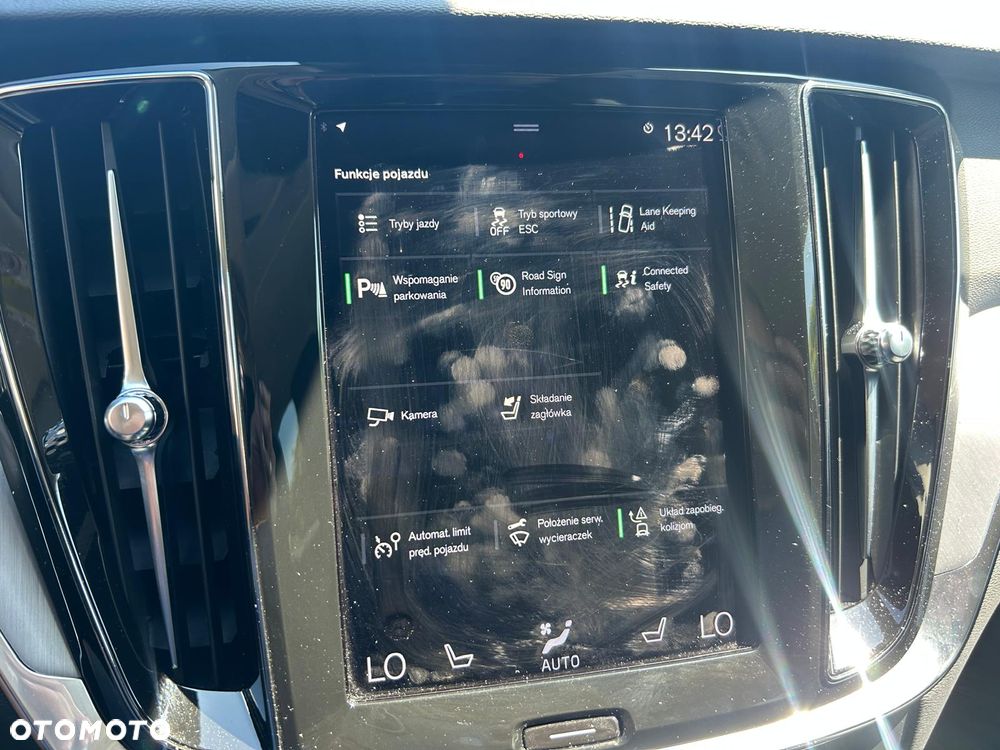 Volvo V60 B4 D Plus Dark - 35