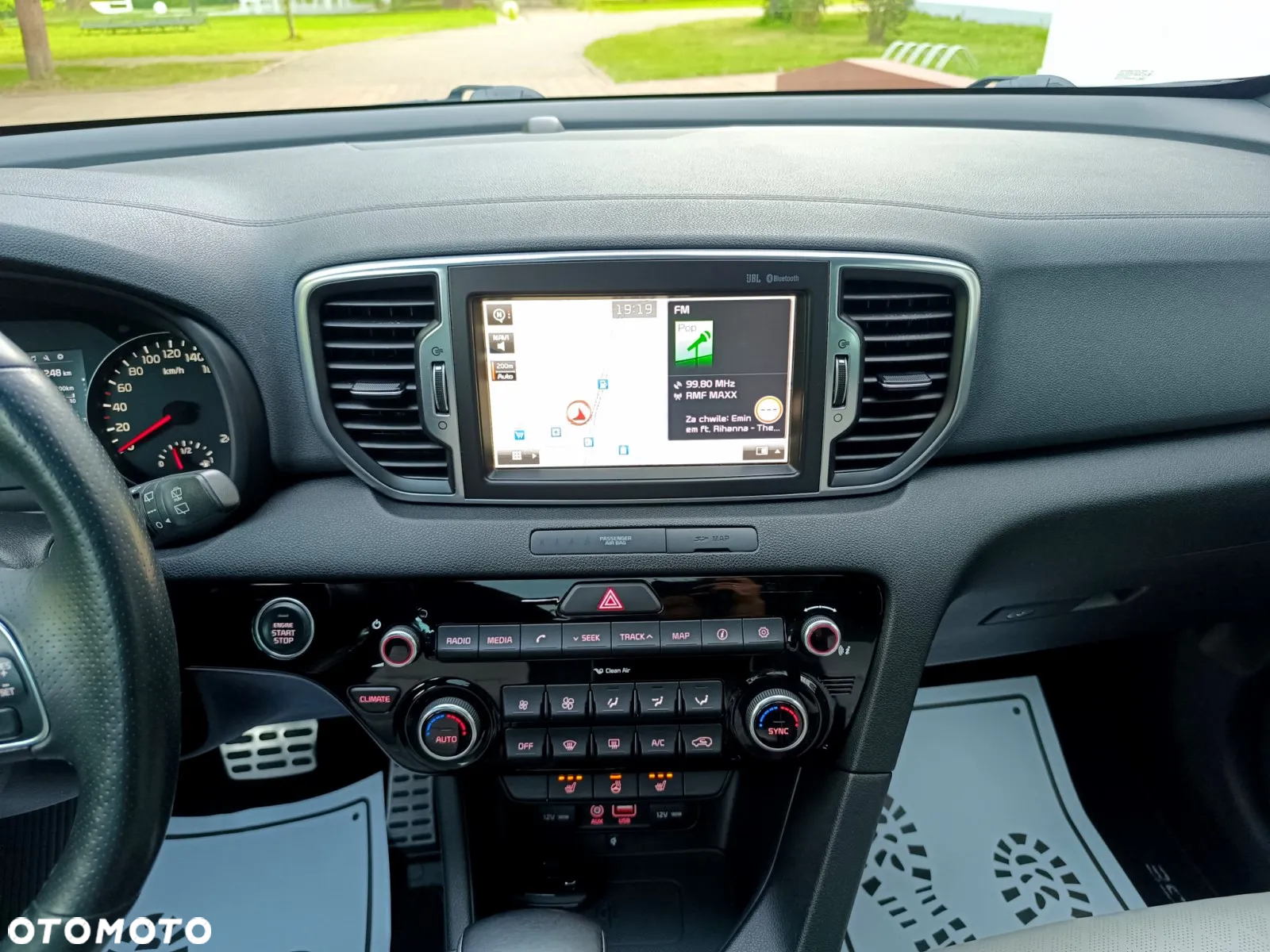 Kia Sportage 2.0 CRDI 4WD Automatik Dream-Team Edition - 28