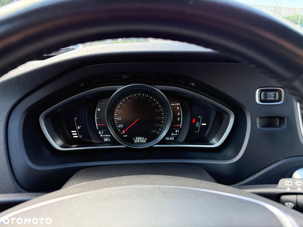 Volvo V40 D4 Drive-E Momentum - 23