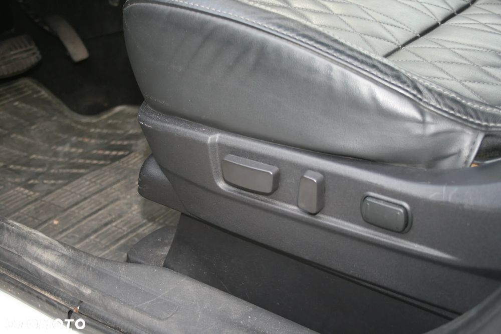 Mitsubishi Outlander - 19