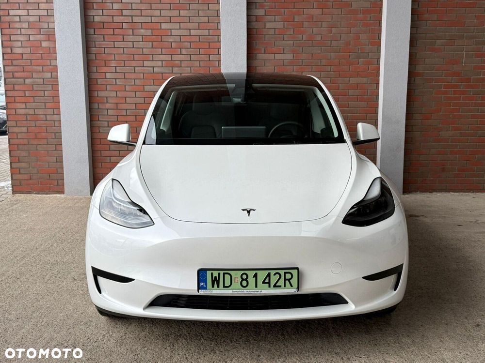 Tesla Model Y - 2