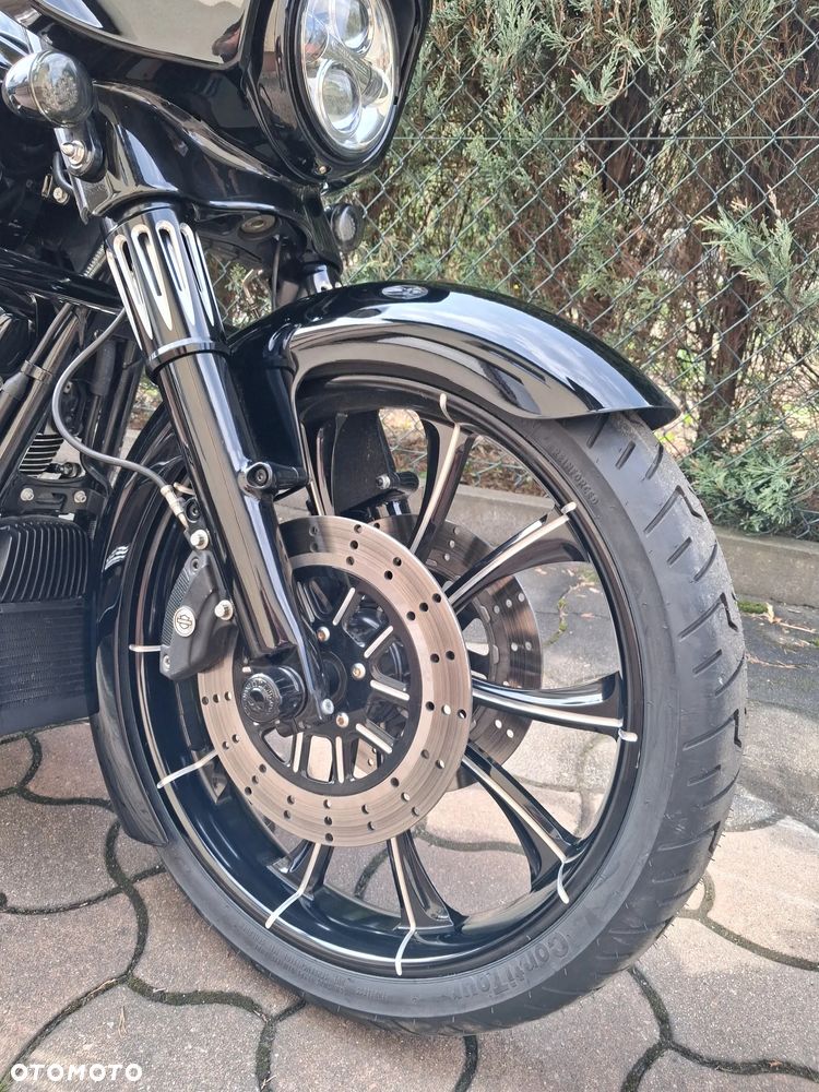 Harley-Davidson Touring Street Glide - 3