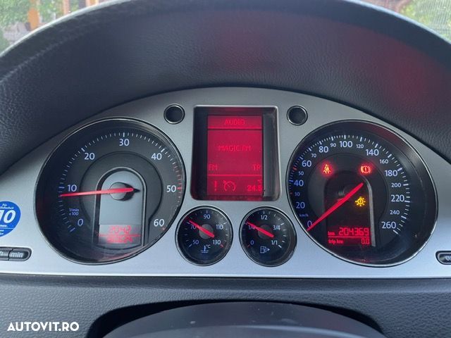 Volkswagen Passat 2.0 TDI Trendline - 11