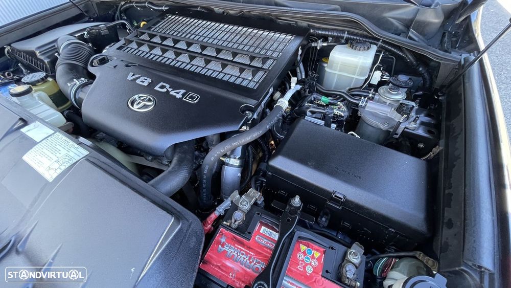 Toyota Land Cruiser VDJ 200 V8 4.5 D-4D - 58