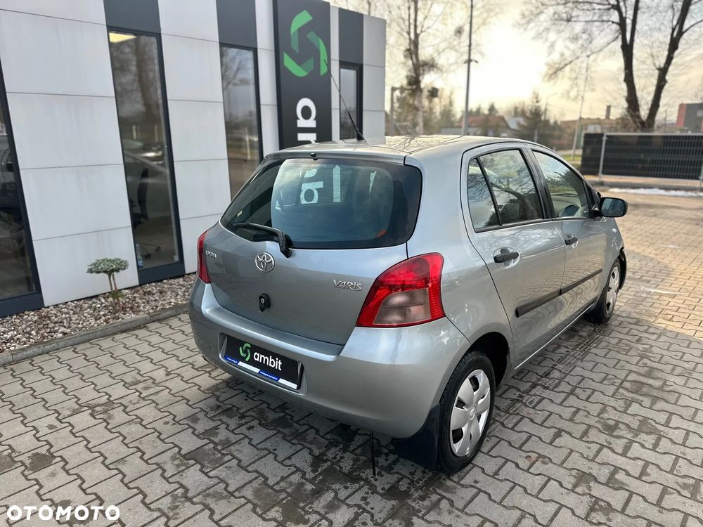 Toyota Yaris 1.0 Terra - 7