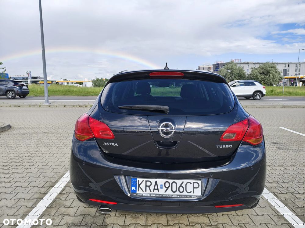 Opel Astra 1.4 Turbo Cosmo - 4