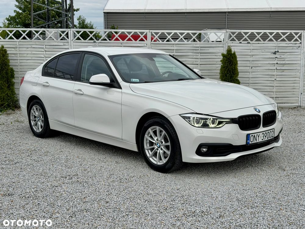 BMW Seria 3 318i - 1
