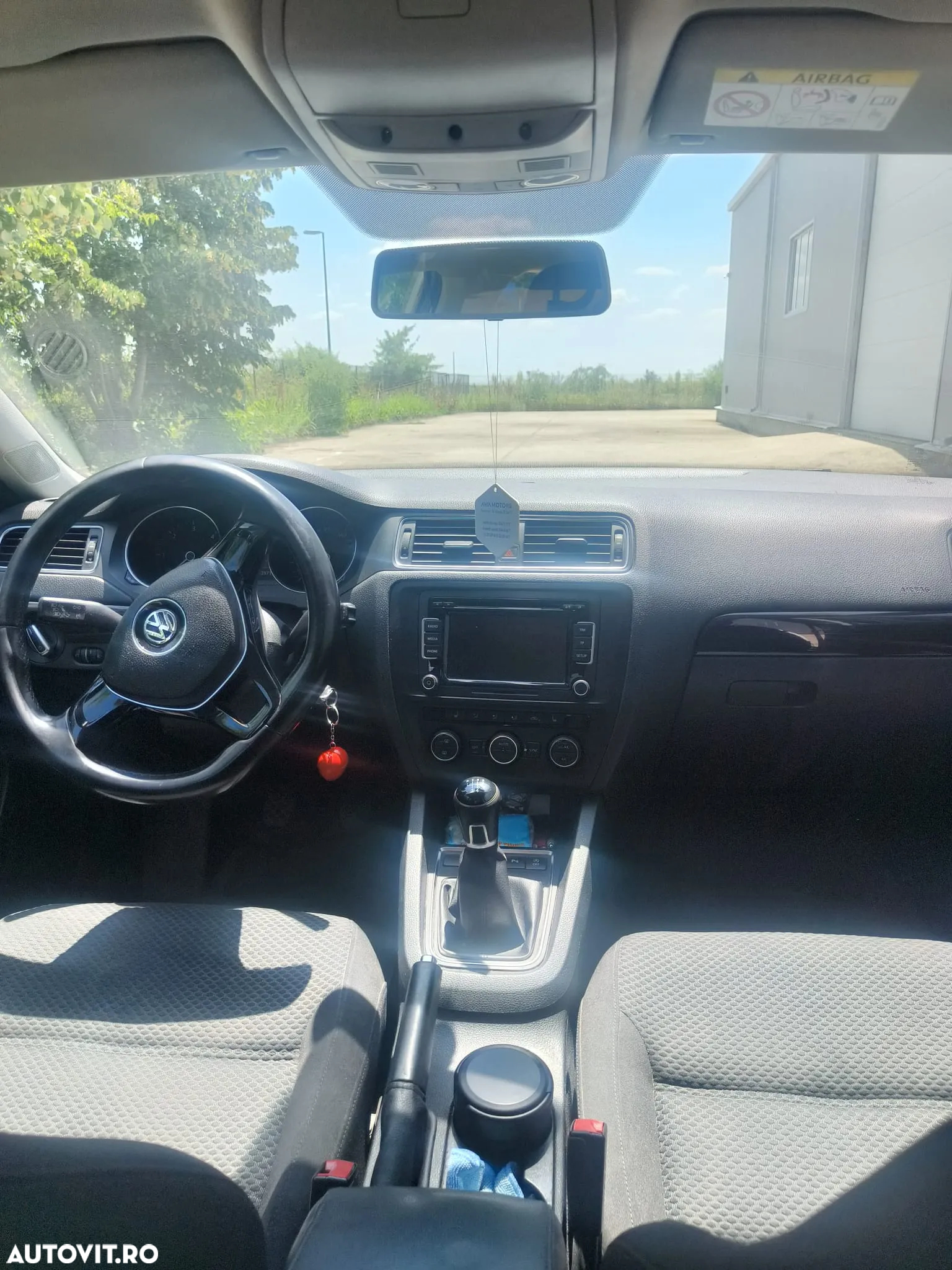 Volkswagen Jetta - 5