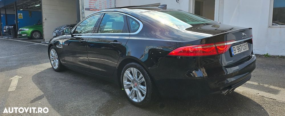 Jaguar XF 20d RWD Prestige - 3
