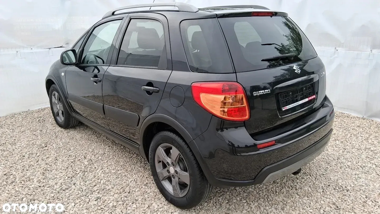 Suzuki SX4 1.6 Comfort Plus - 4