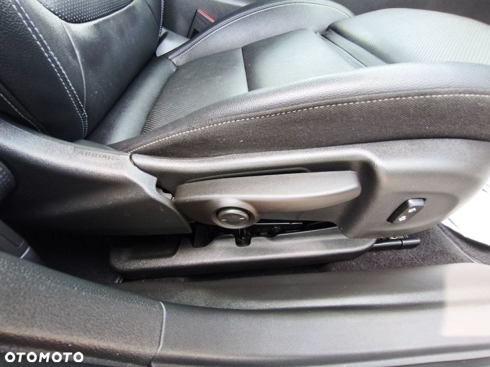 Opel Insignia - 16