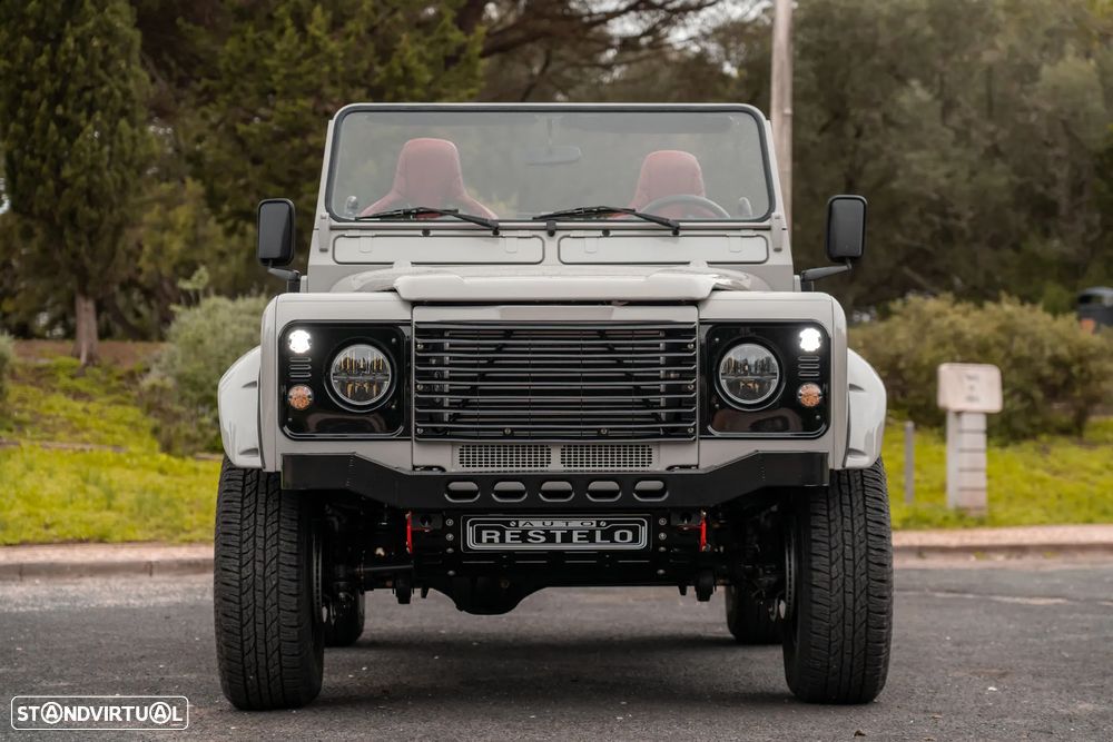 Land Rover Defender - 8