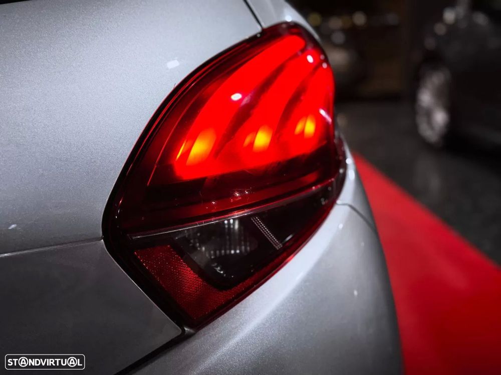 Peugeot 208 1.6 BlueHDi Style - 19