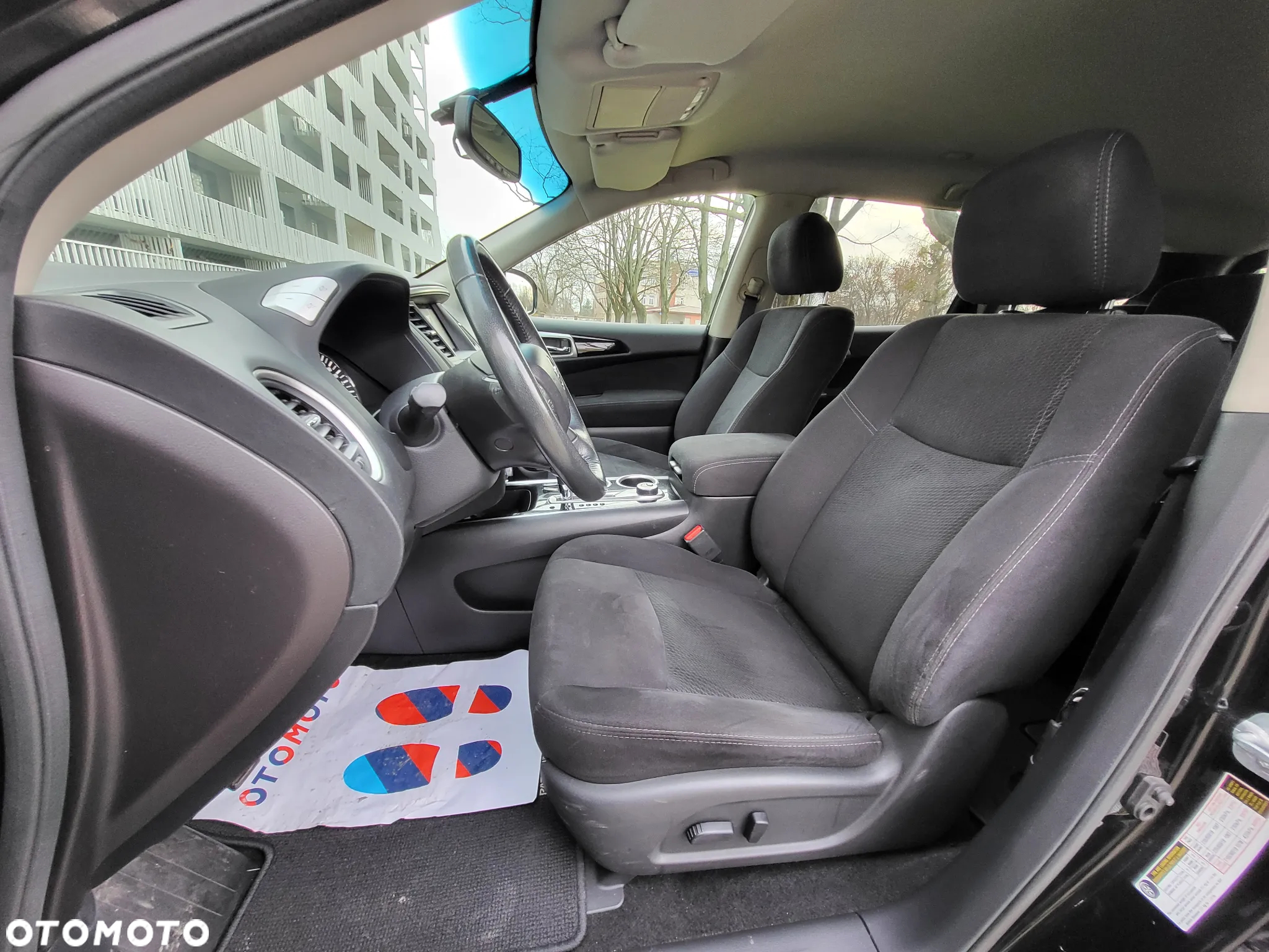 Nissan Pathfinder - 5